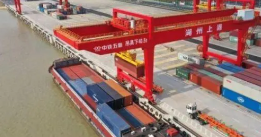 今年1—6月湖州港完成內(nèi)河水運集裝箱吞吐量39.8萬標(biāo)箱