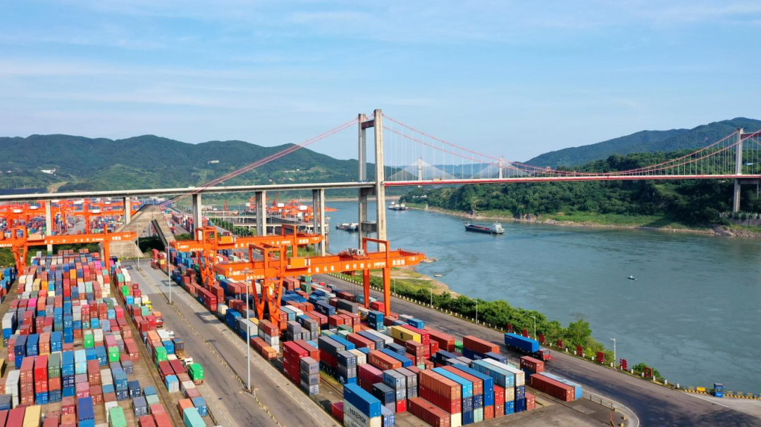 海運(yùn)集港，為什么要把集裝箱集中到港口碼頭堆場