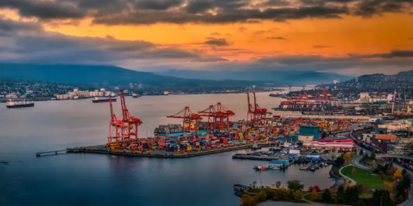 進(jìn)口量激增，北美大港面臨嚴(yán)重?fù)矶拢?>
                                    </span>
                                    <span id=