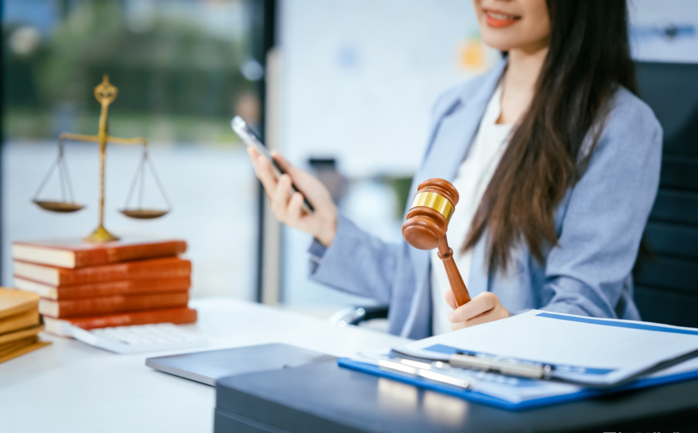 海運(yùn)貨物受損，船公司、貨代與保險(xiǎn)公司，誰(shuí)該賠？