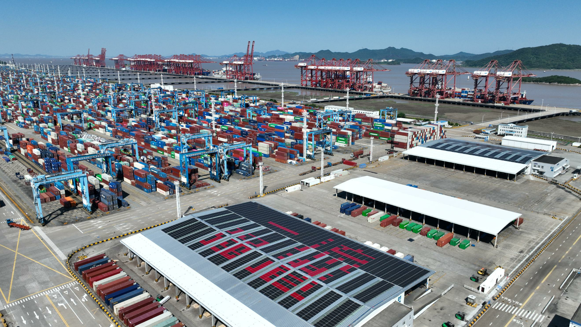 寧波舟山港2025年集裝箱吞吐量突破3000萬標(biāo)箱，創(chuàng)歷史新高