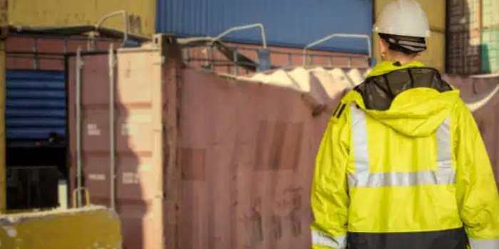 有什么原因?qū)е潞＿\(yùn)集裝箱運(yùn)輸途中損壞？